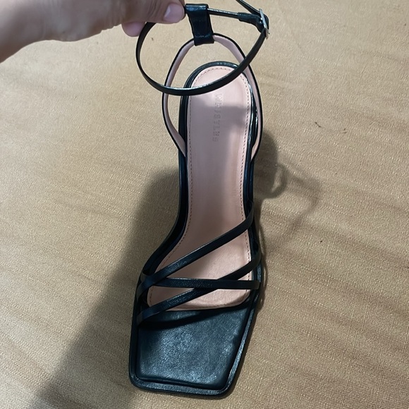 Whitles Ankle strap heeled sandals with open square toe, - Picture 5 of 9